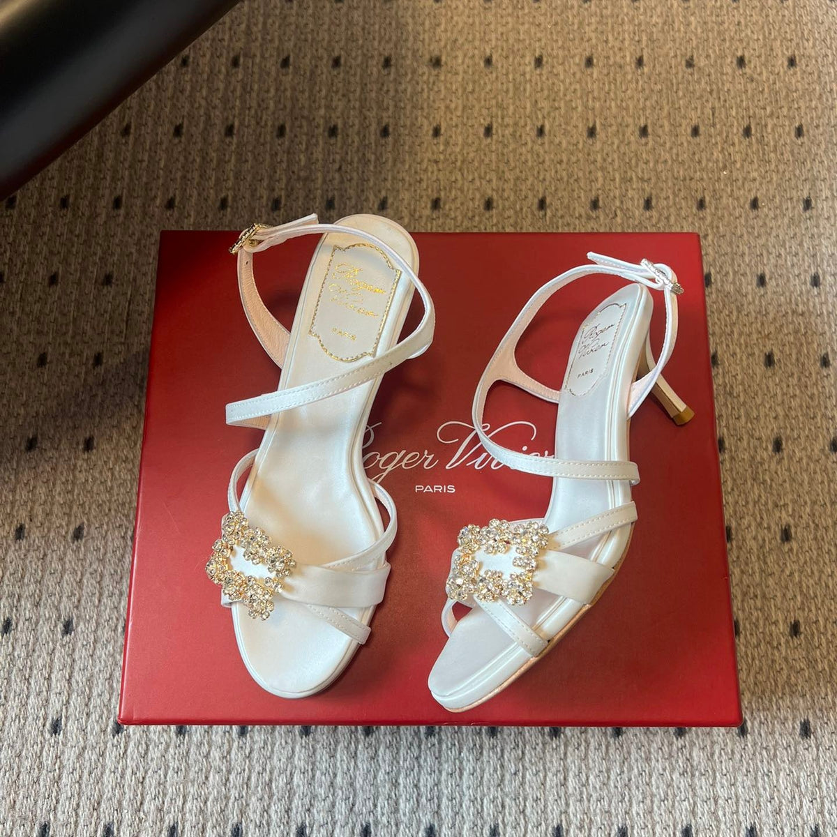 ROGER V HEELS
