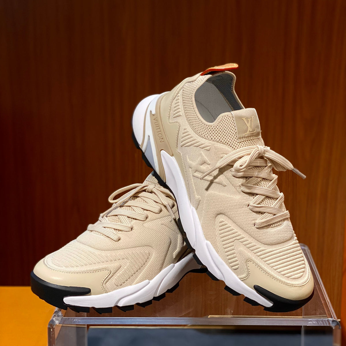 LOU RUNNER TATIC TRAINERS