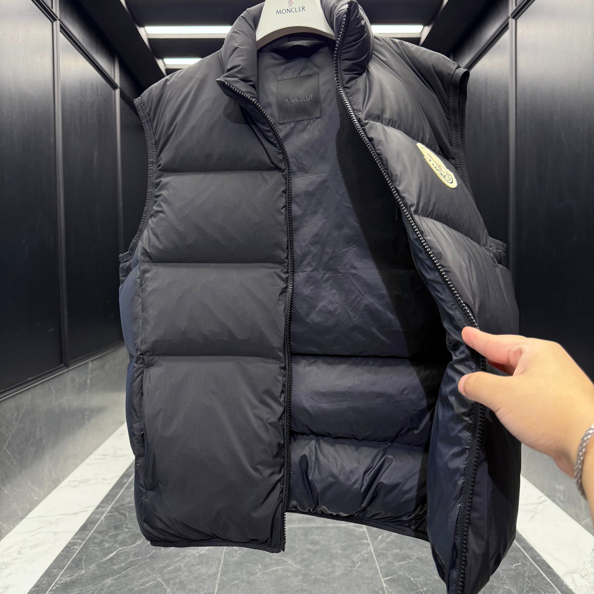 MONC ALMAZ VEST