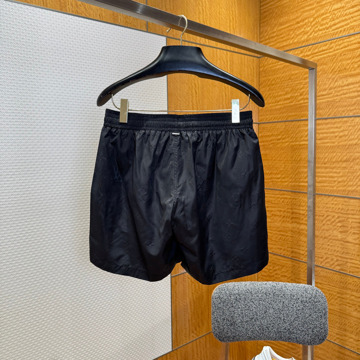 LOU SHORTS