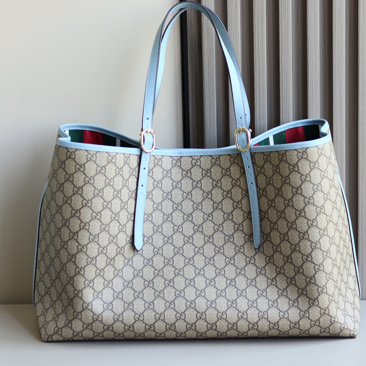 GG EMBLEM MAXI TOTE BAG