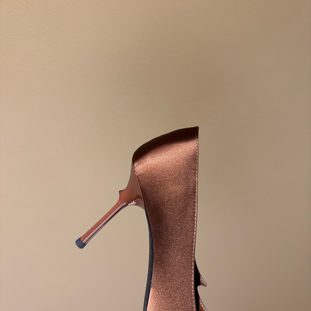 ROGER V HEELS