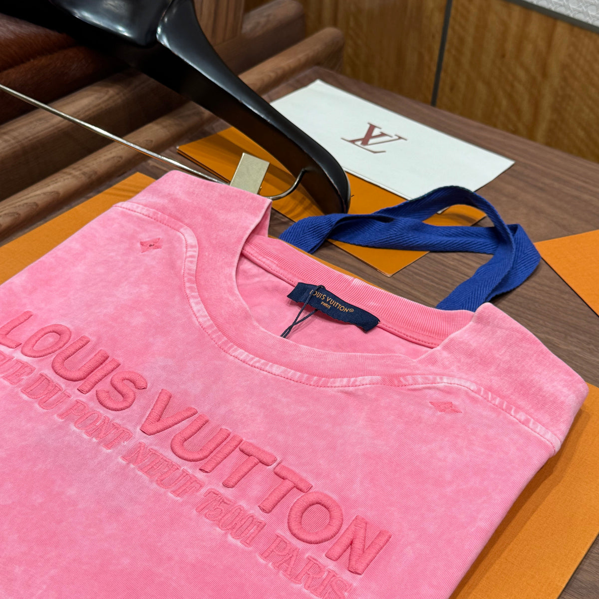 LOU T-SHIRT