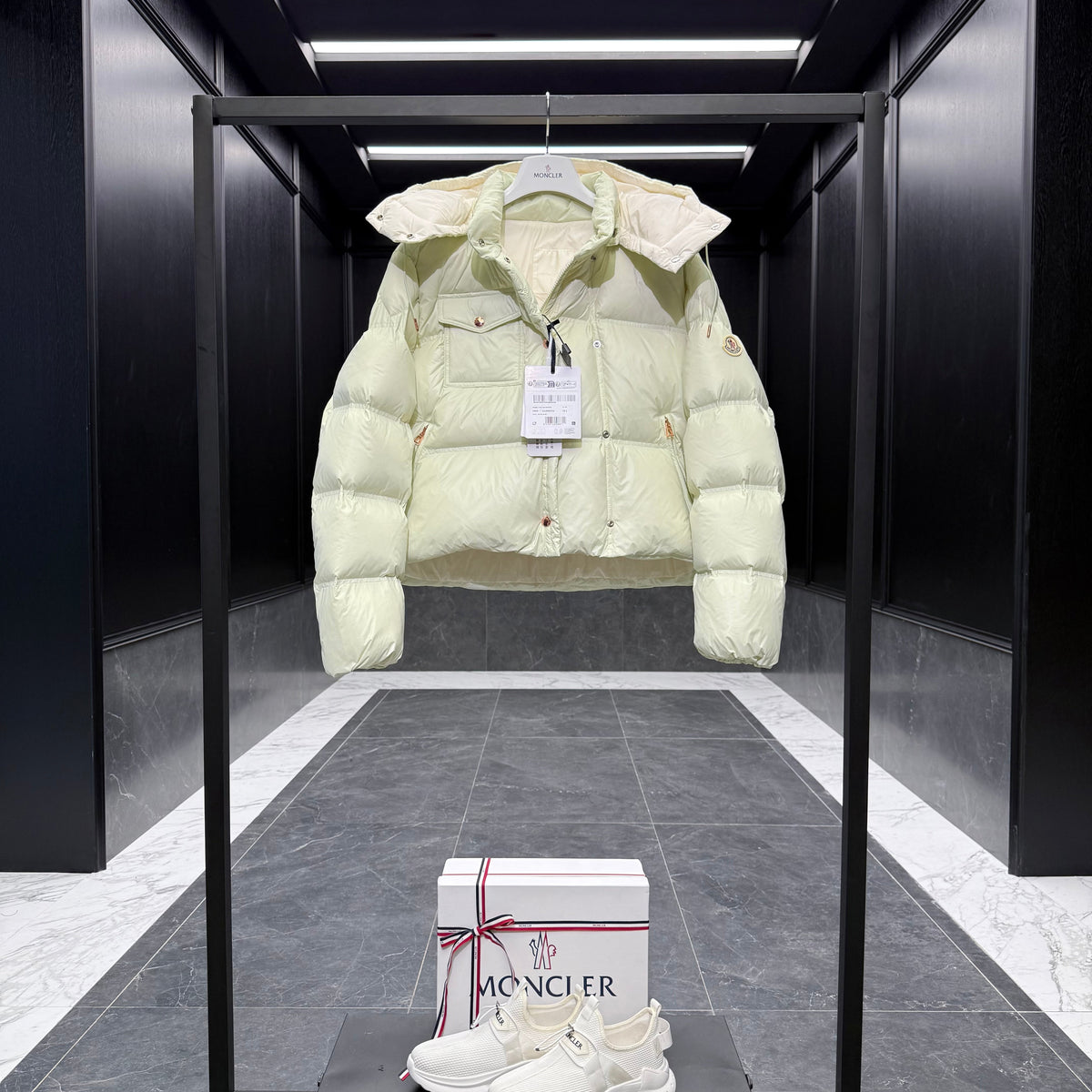 MONC EREA JACKET