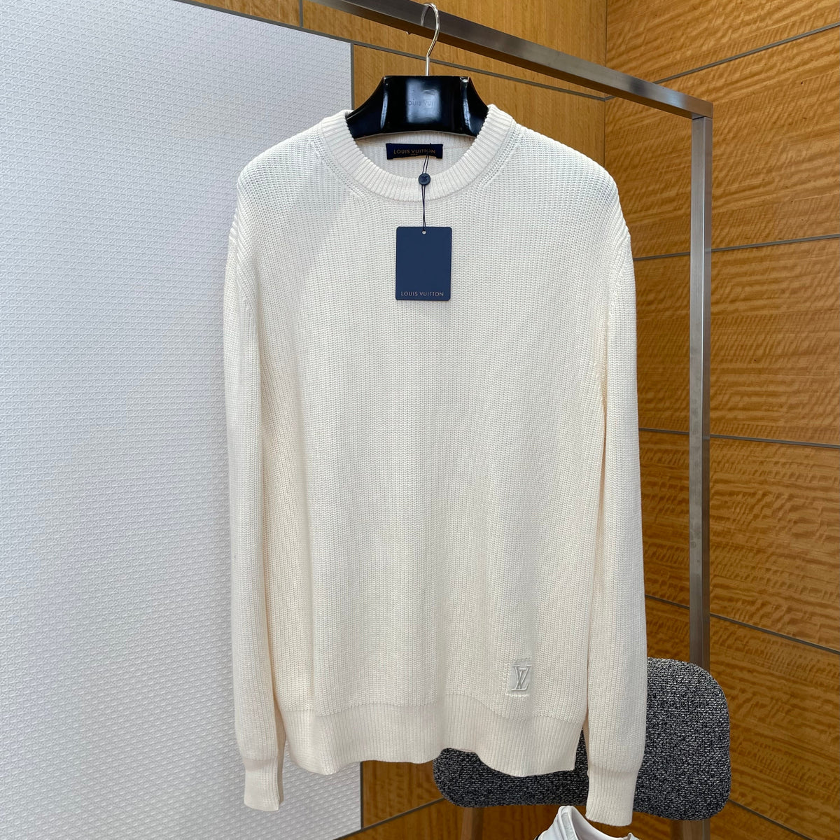 LOU JUMPER