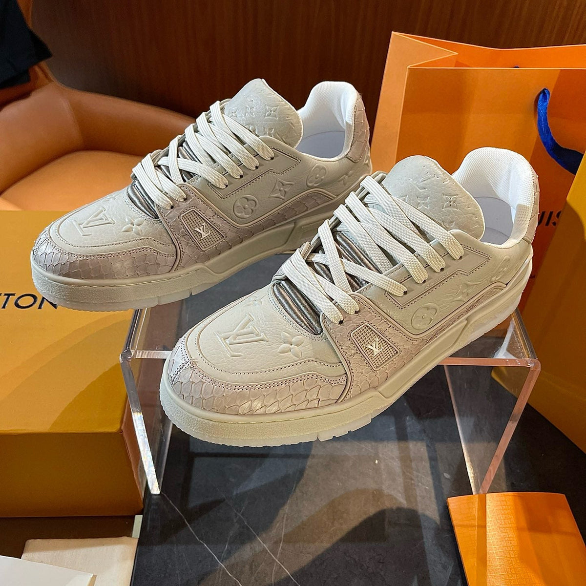 LOU TRAINERS