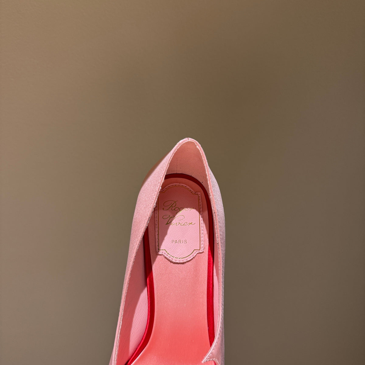 ROGER V HEELS