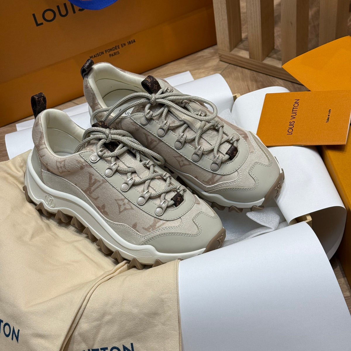 LOU RUSH XPLORER SNEAKERS