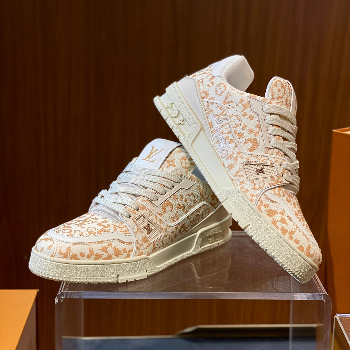LOU TRAINERS