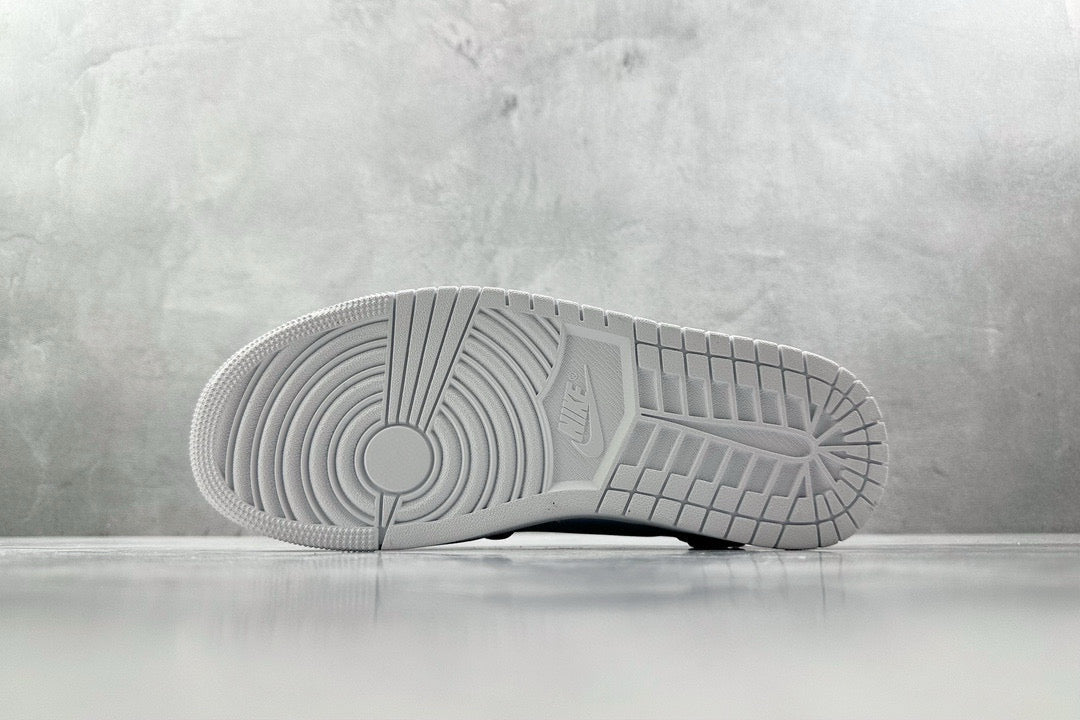 NIKE JORDAN 1 TRAINERS