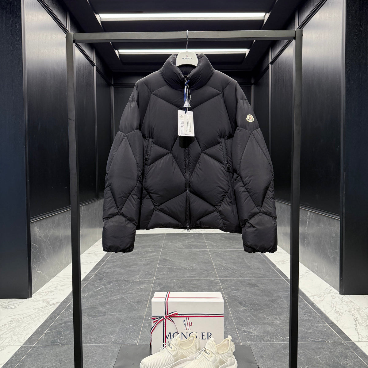 MONC VARDAR JACKET