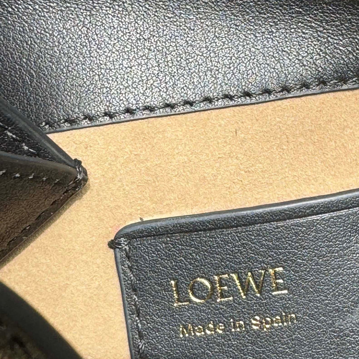 LOEW PEBBLE POUCH