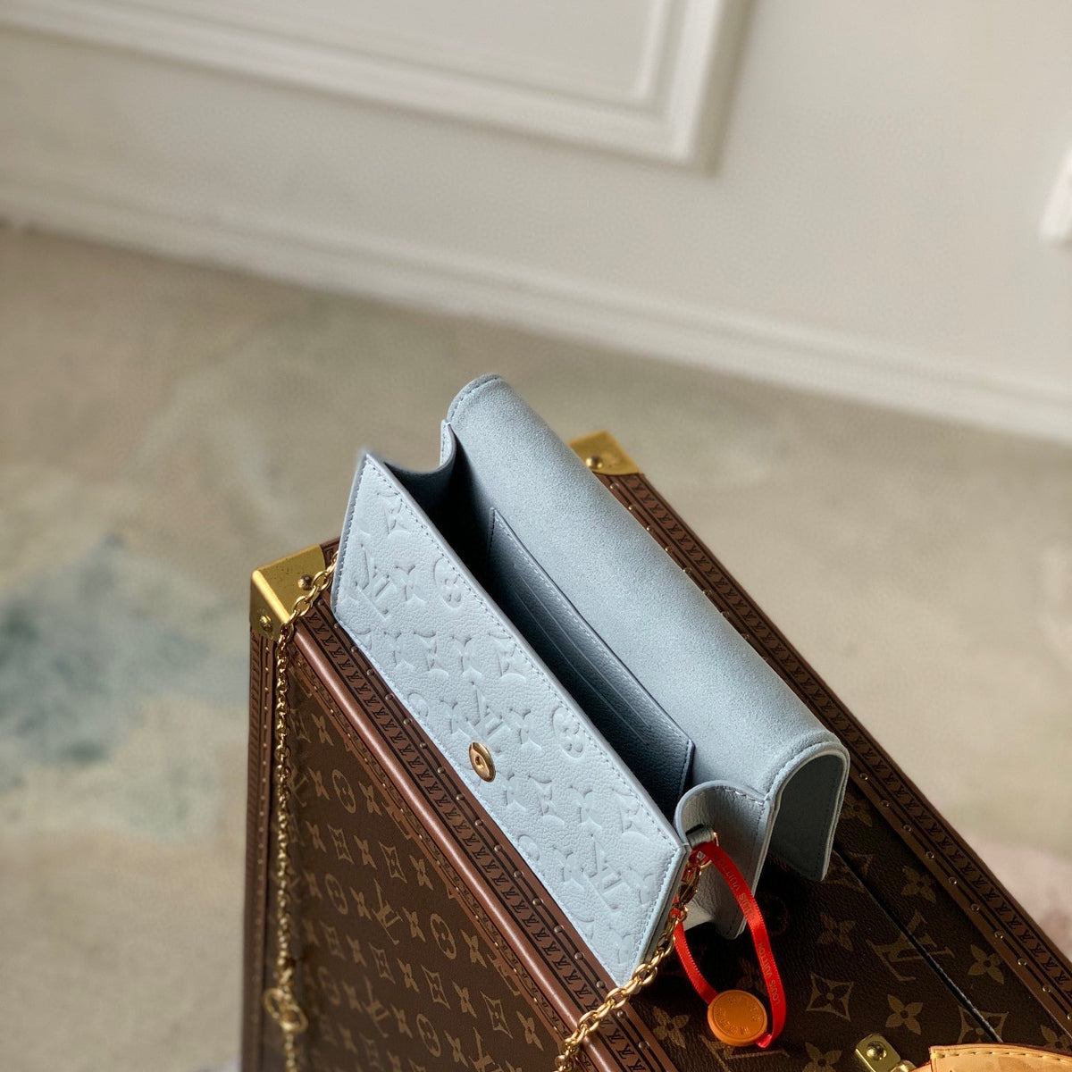 LOU LILY WALLET ON CHAIN
