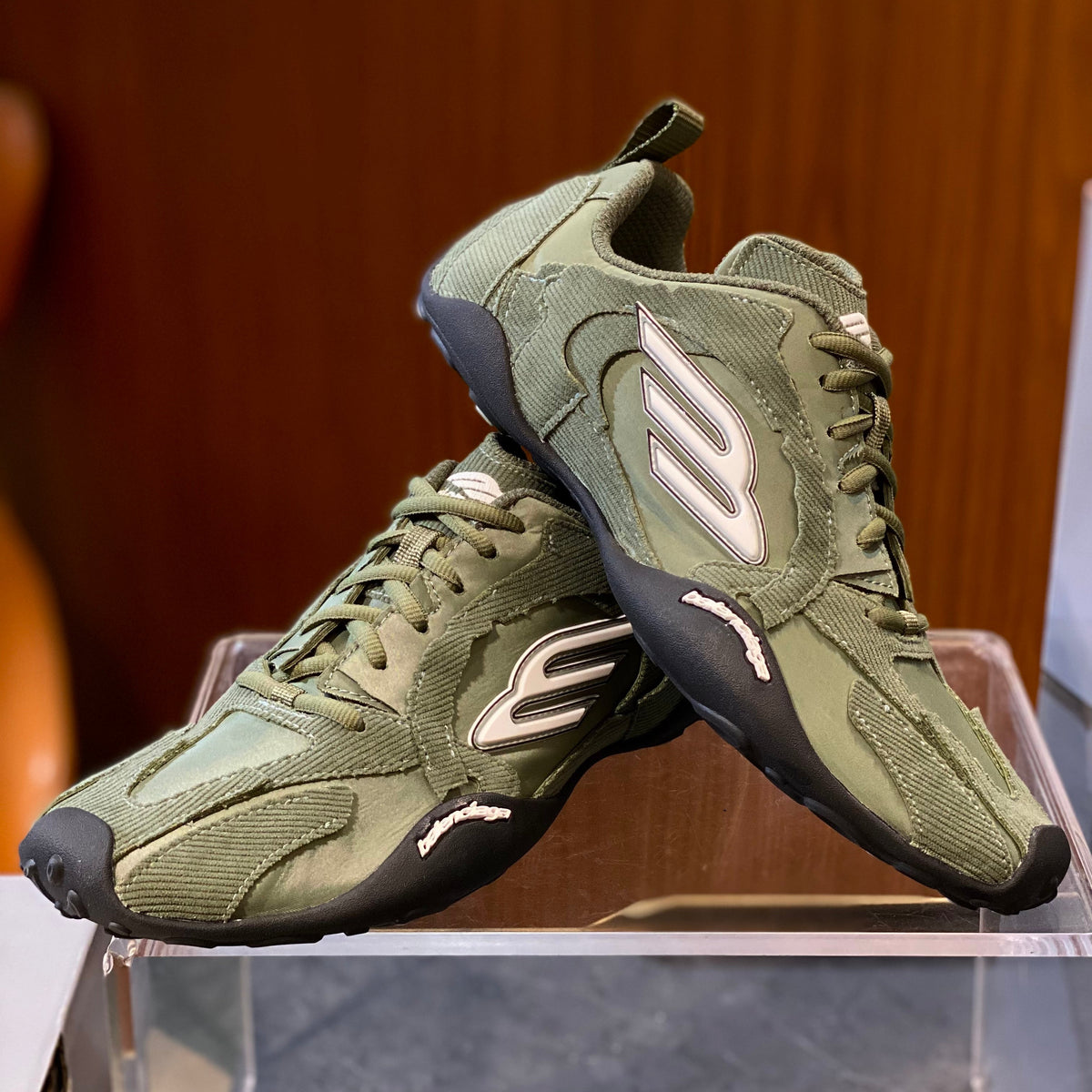 BAL MONDAY ULTRA SNEAKERS
