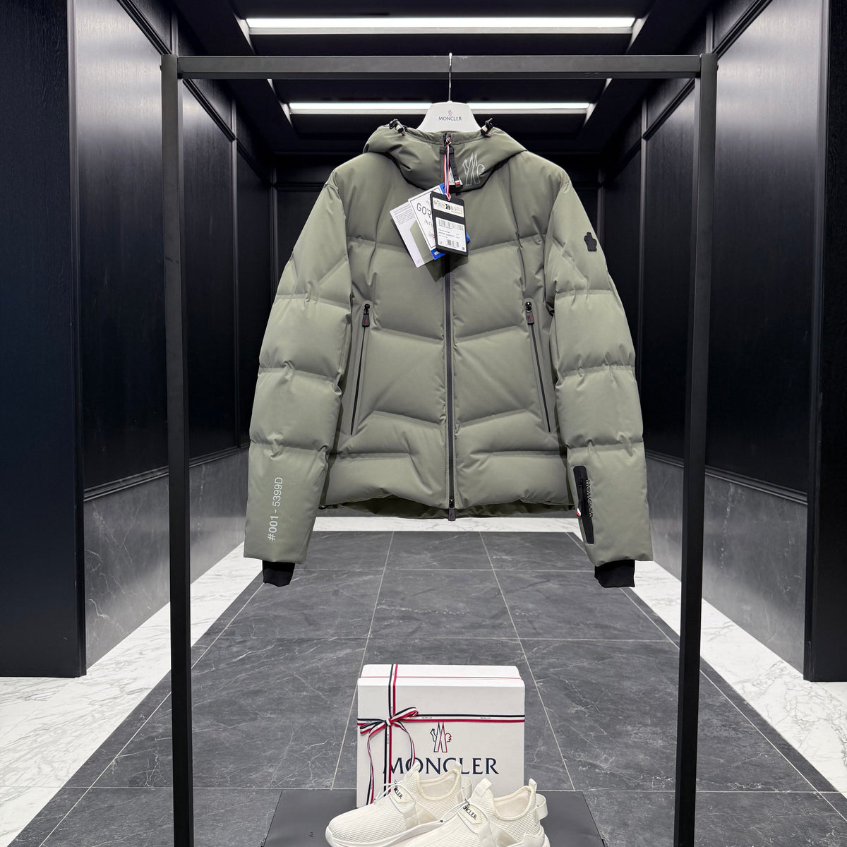 MONC ARCESAZ JACKET