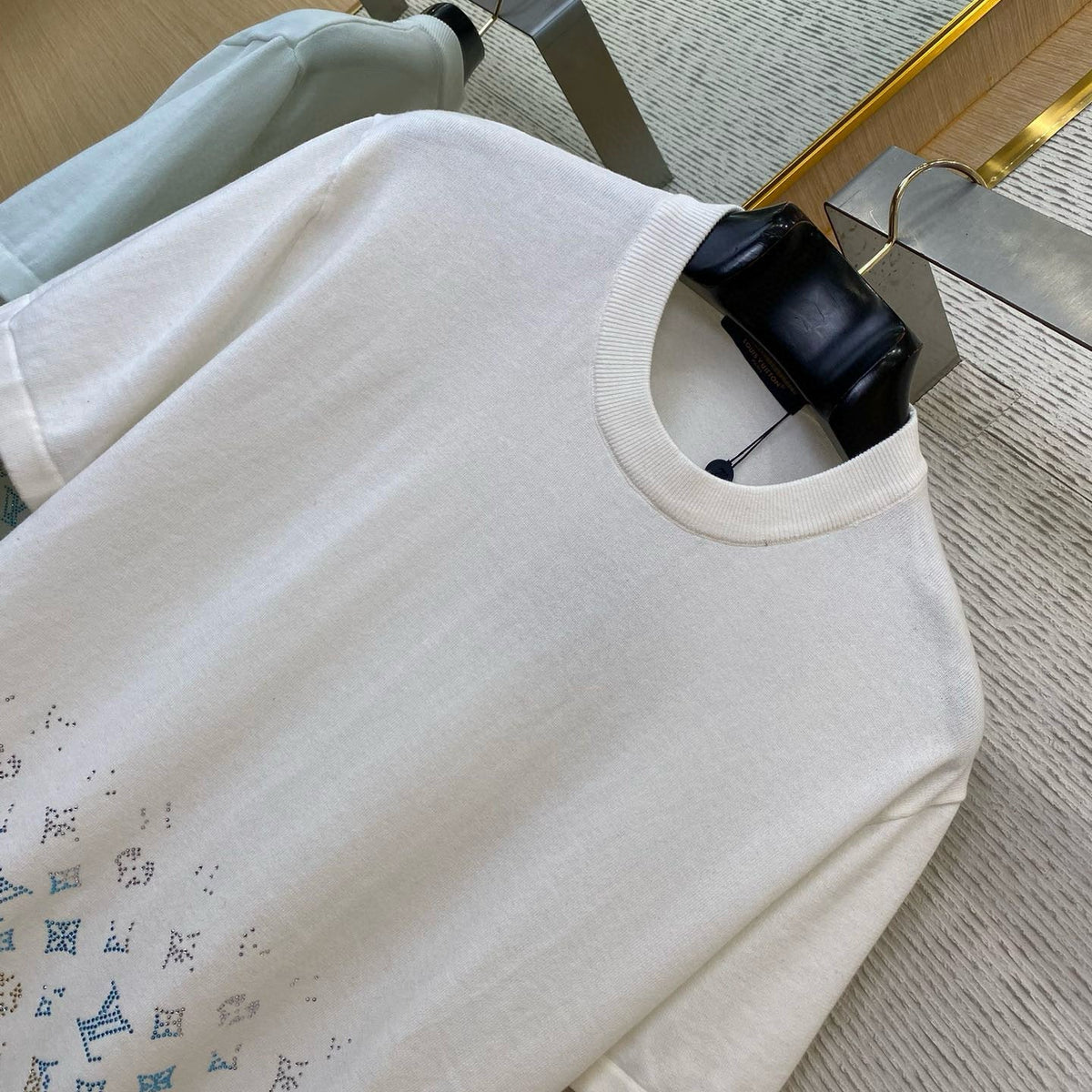 LOU T-SHIRT