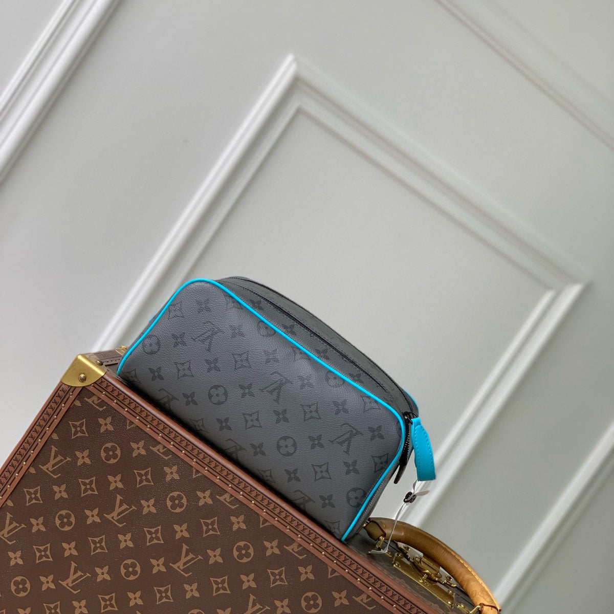 LOU TOILETRY BAG