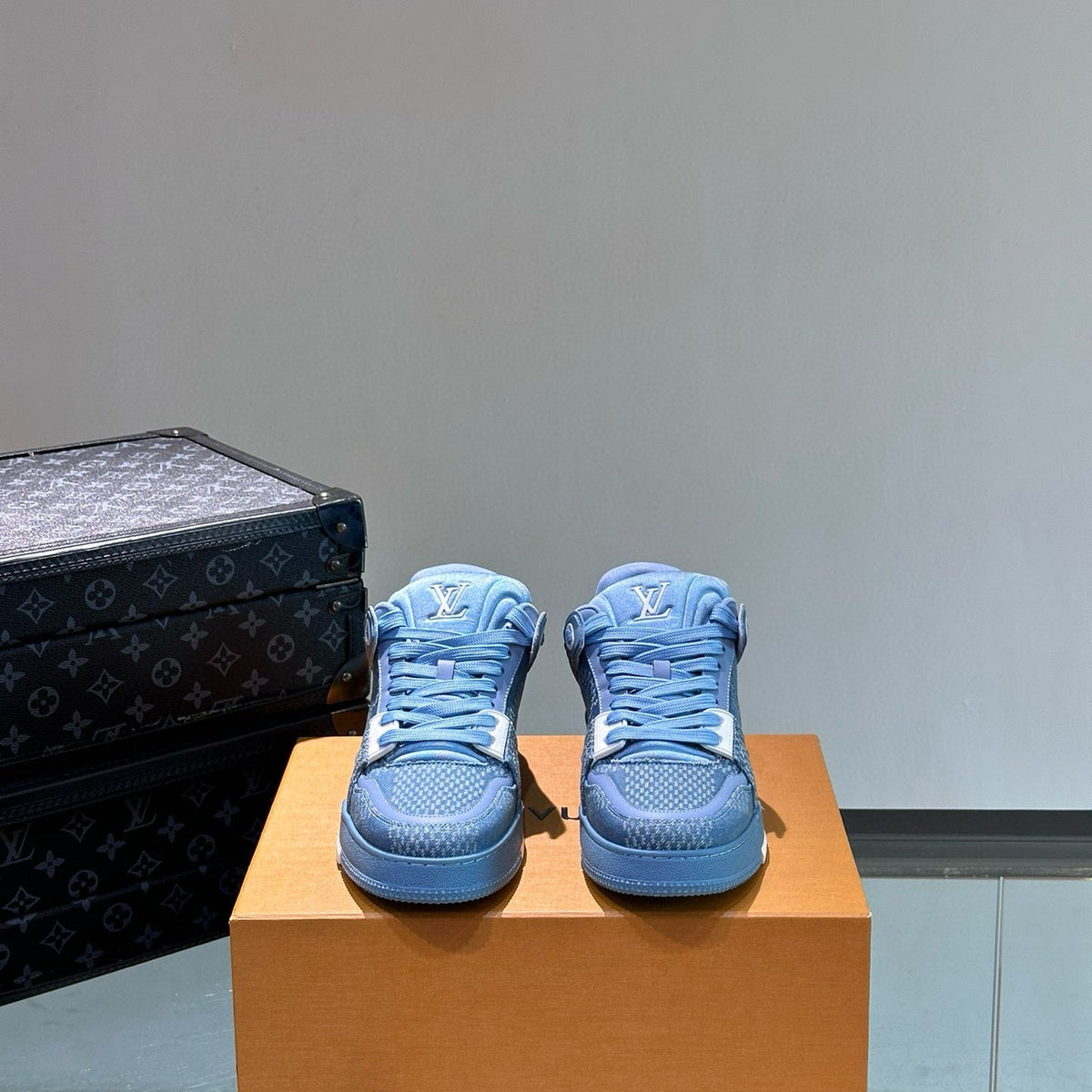 LOU TRAINERS