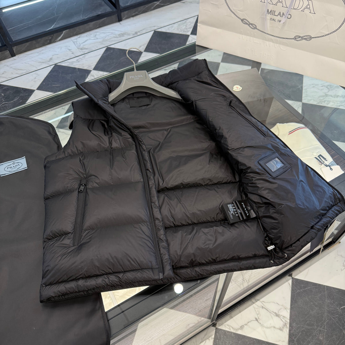 PD VEST
