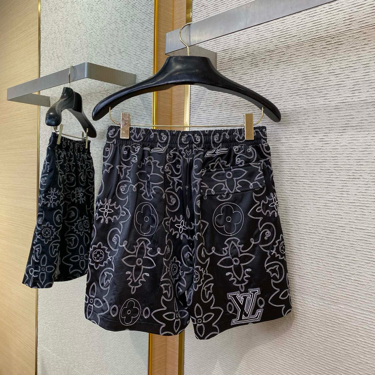 LOU SHORTS