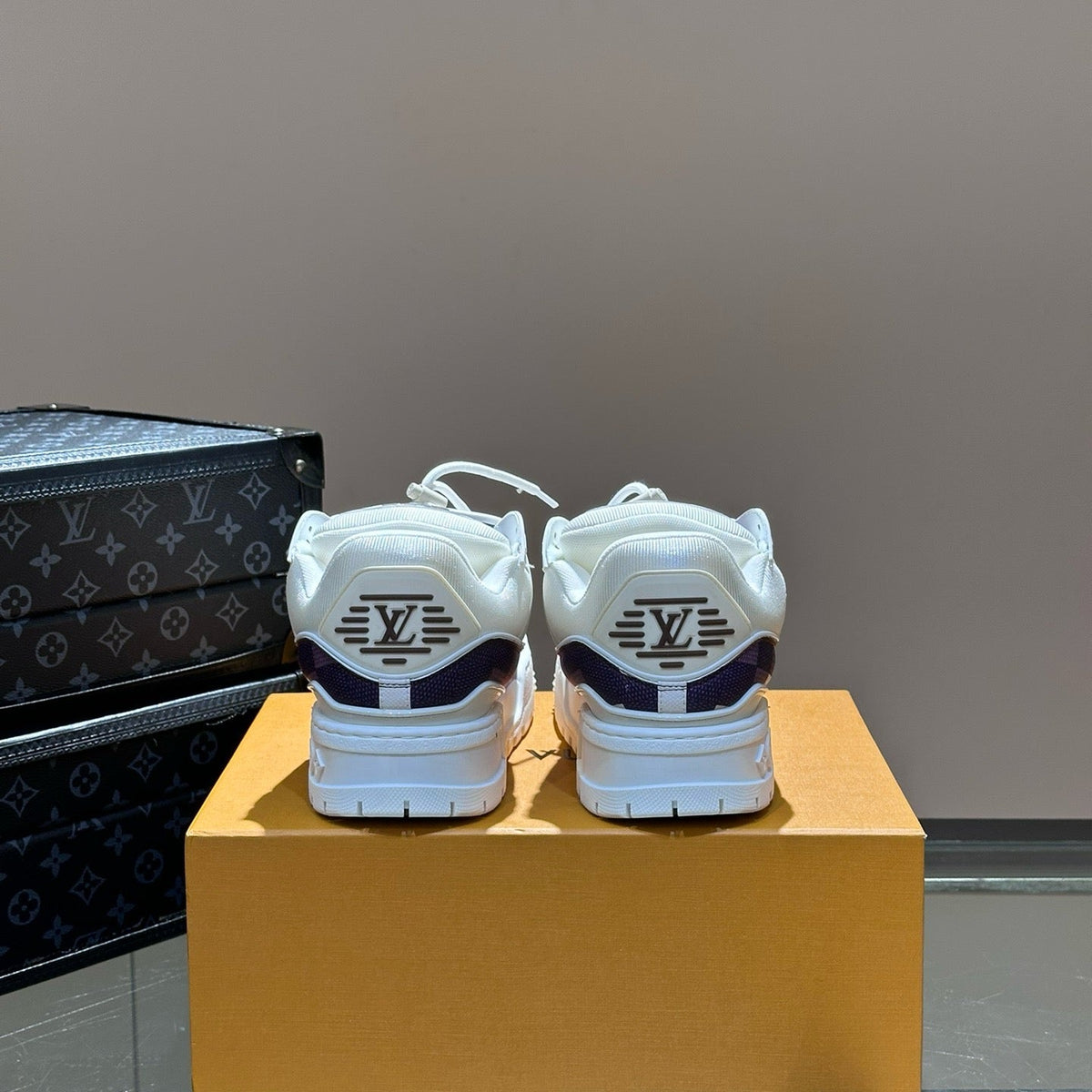 LOU TRAINERS