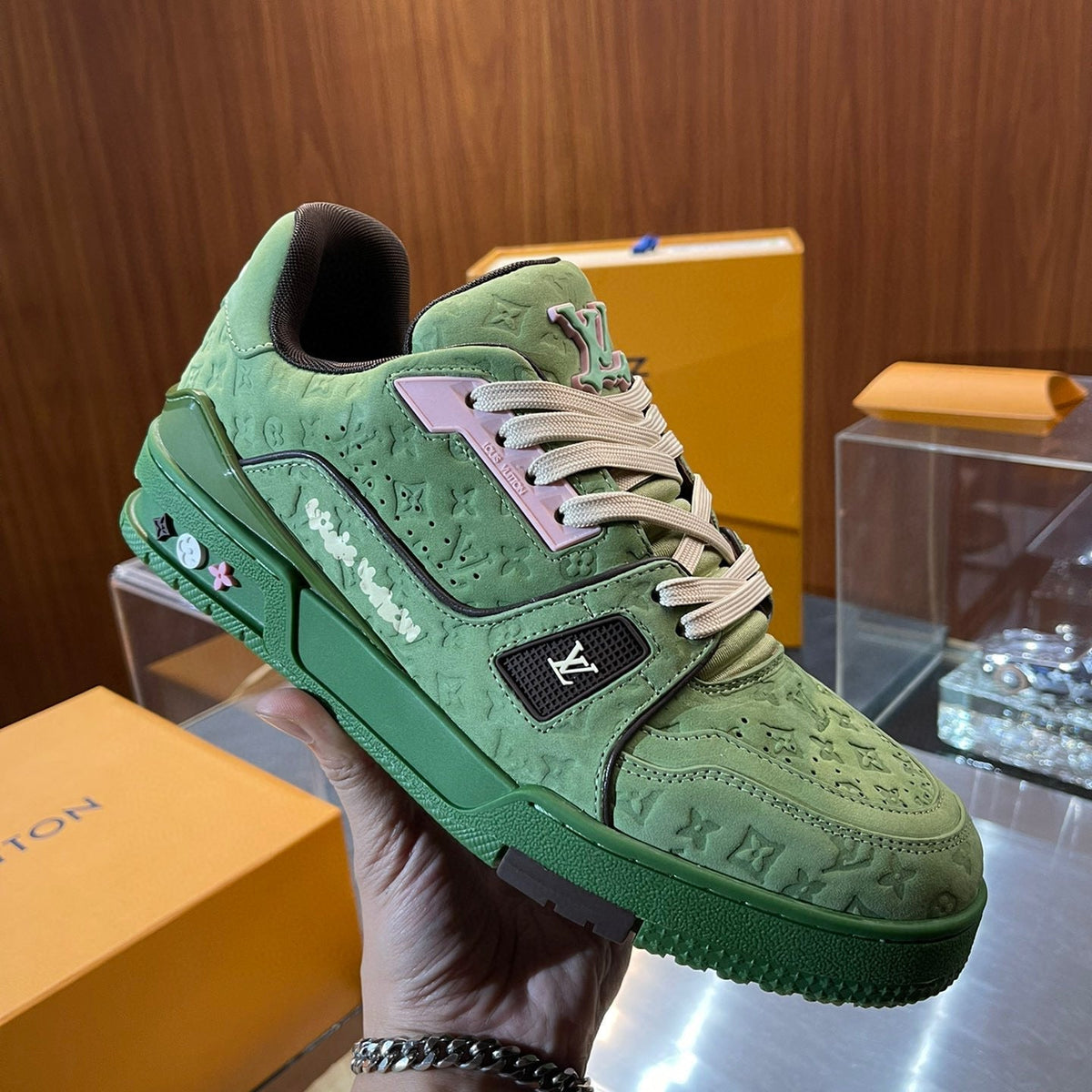 LOU TRAINERS
