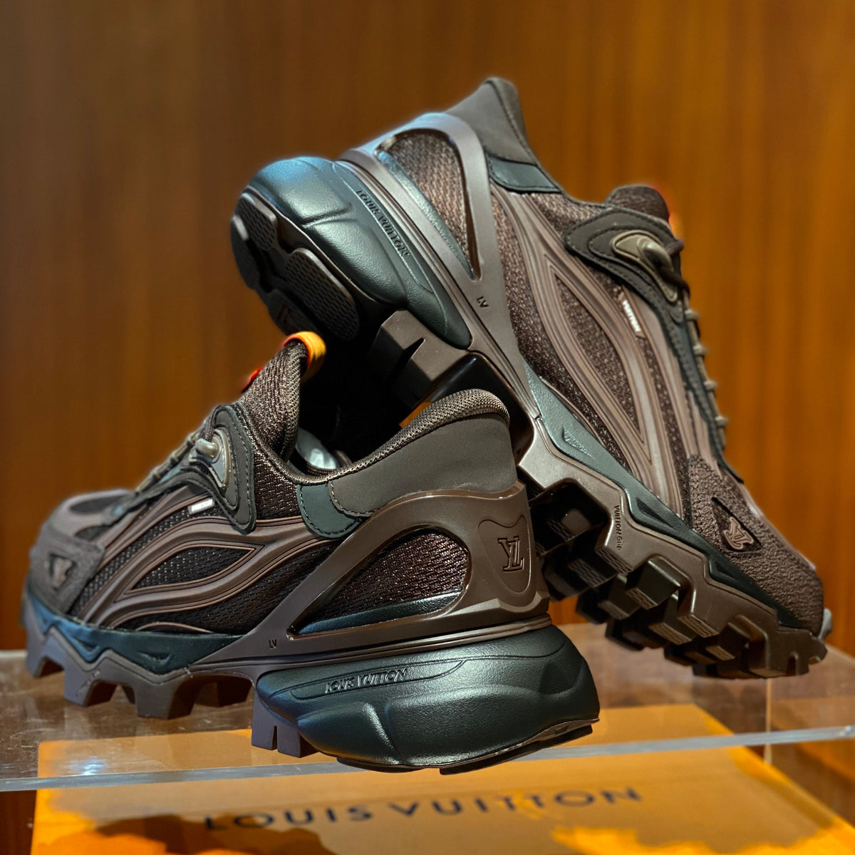 LOU SUMMIT SNEAKERS