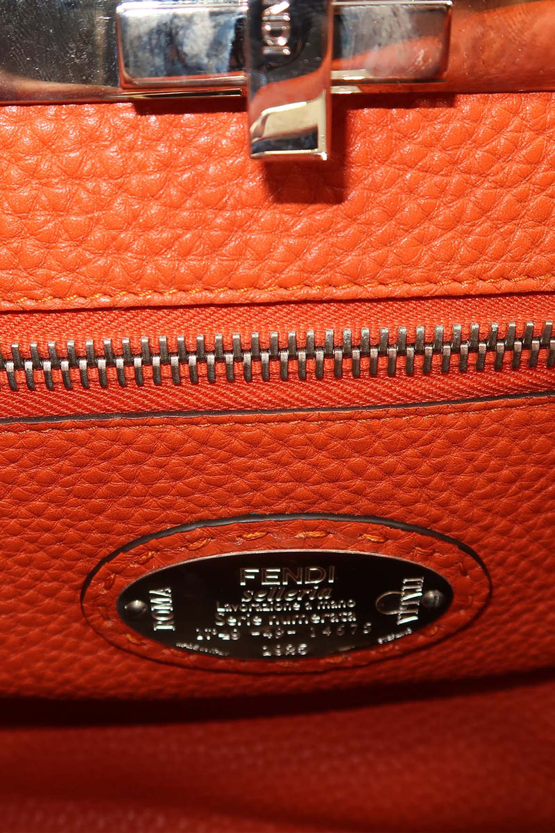Regular Peekaboo Red