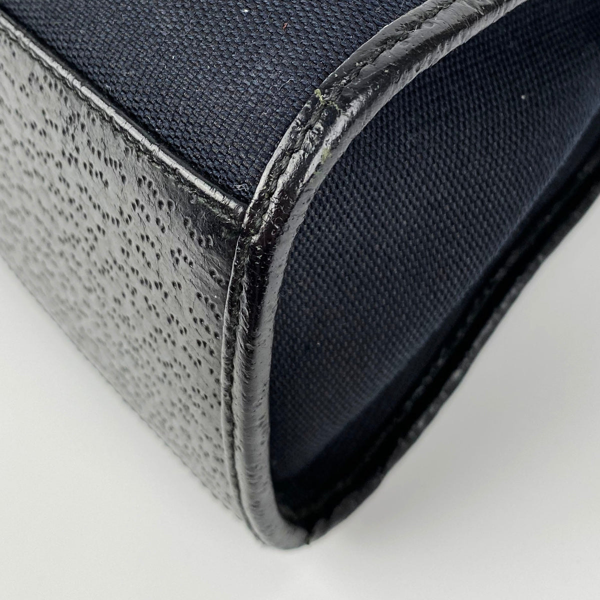 Gucci Black Vintage Shoulder Bag