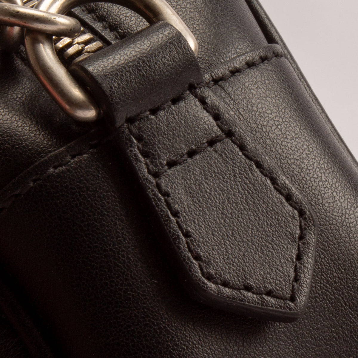 GUCCI GG Marmont Small Shoulder Bag - Black