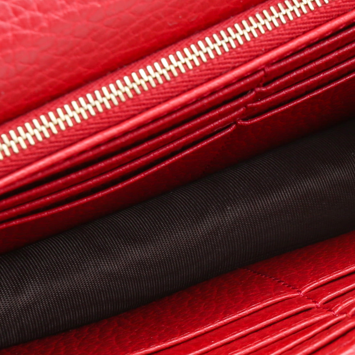 GUCCI Icon Interlocking G Wallet on Chain - Red