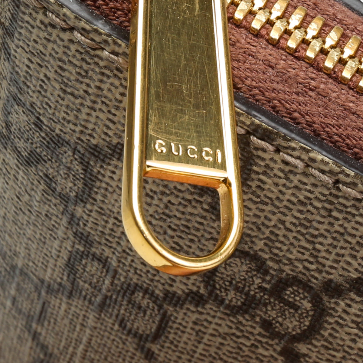 GUCCI GG Supreme Interlocking G Messenger Bag