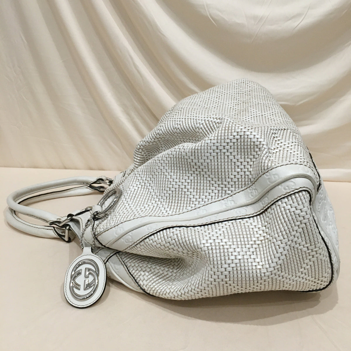 Gucci White Woven Raffia Diamante Sukey Large Tote Sku# 70846