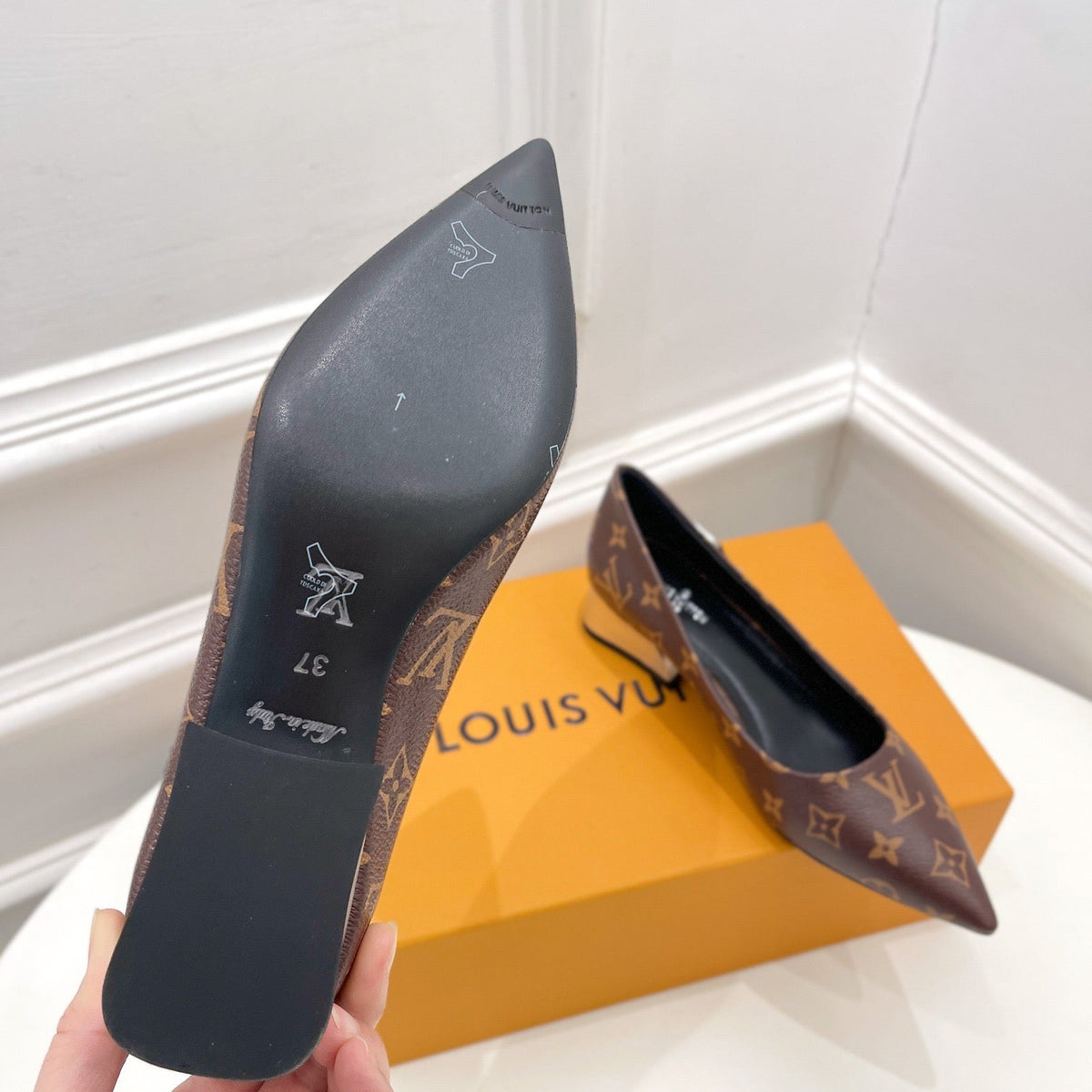 SE807 Pointed Toe Flats / Size4-11