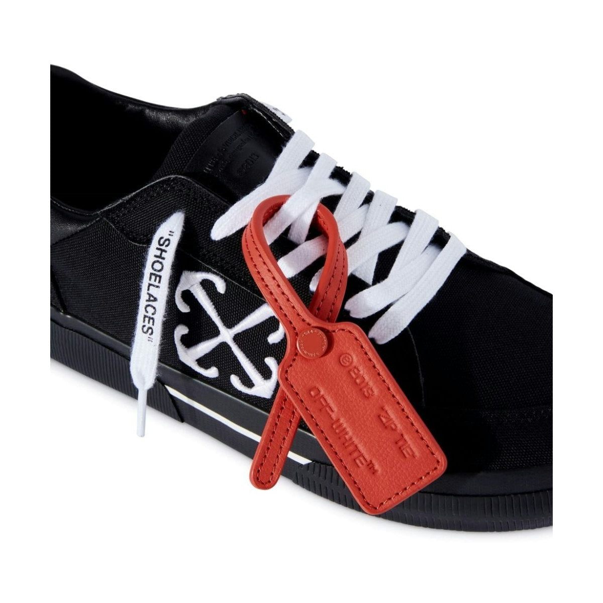 LOW VULCANIZEC SNEAKER