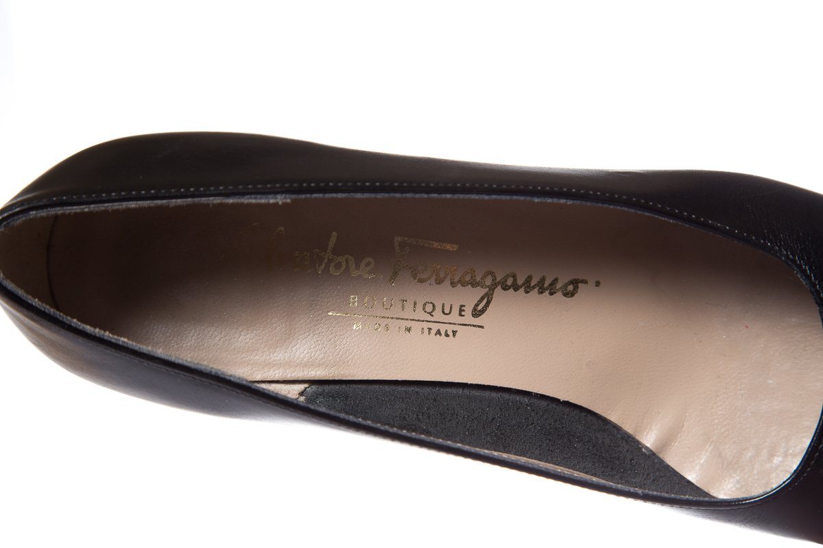 Salvatore Ferragamo Black Leather Pumps SZ 5