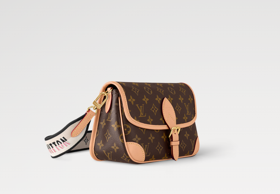 Ava’s Mode Diane Monogram