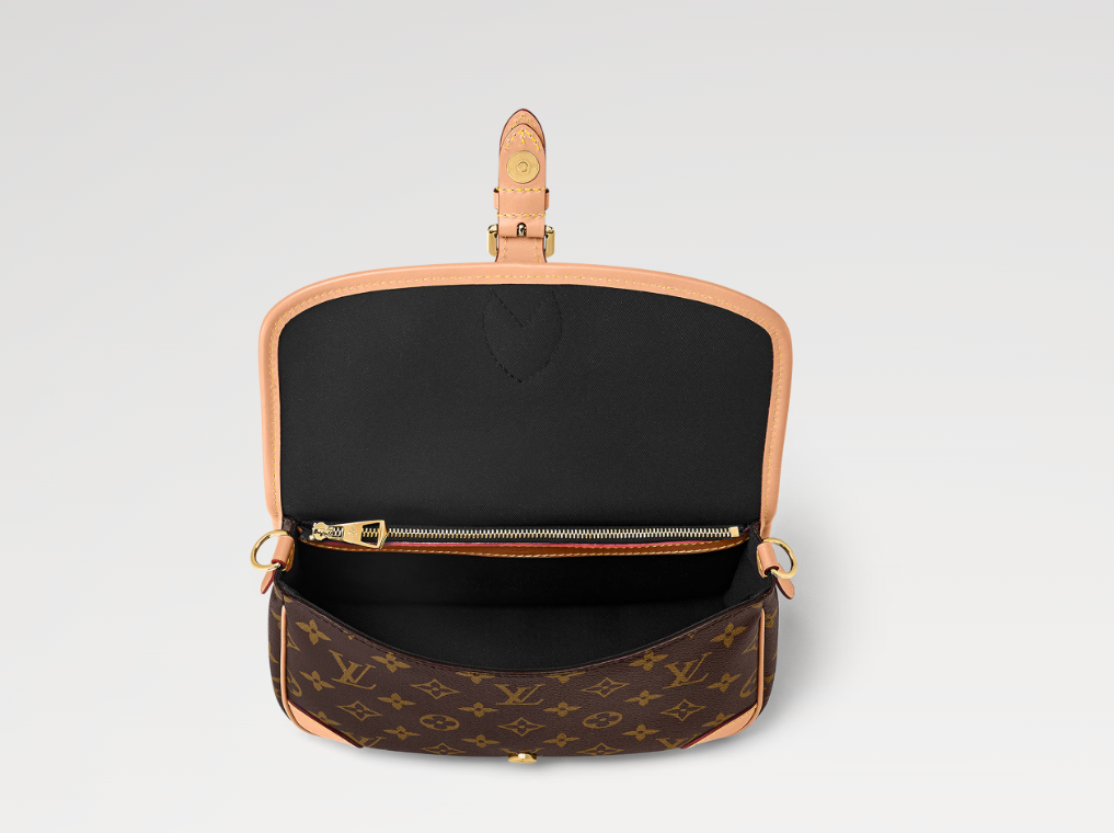 Ava’s Mode Diane Monogram