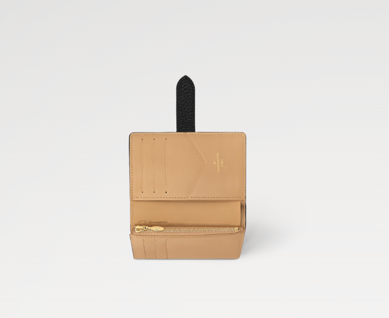 Ava’s Mode Vertical Compact Wallet