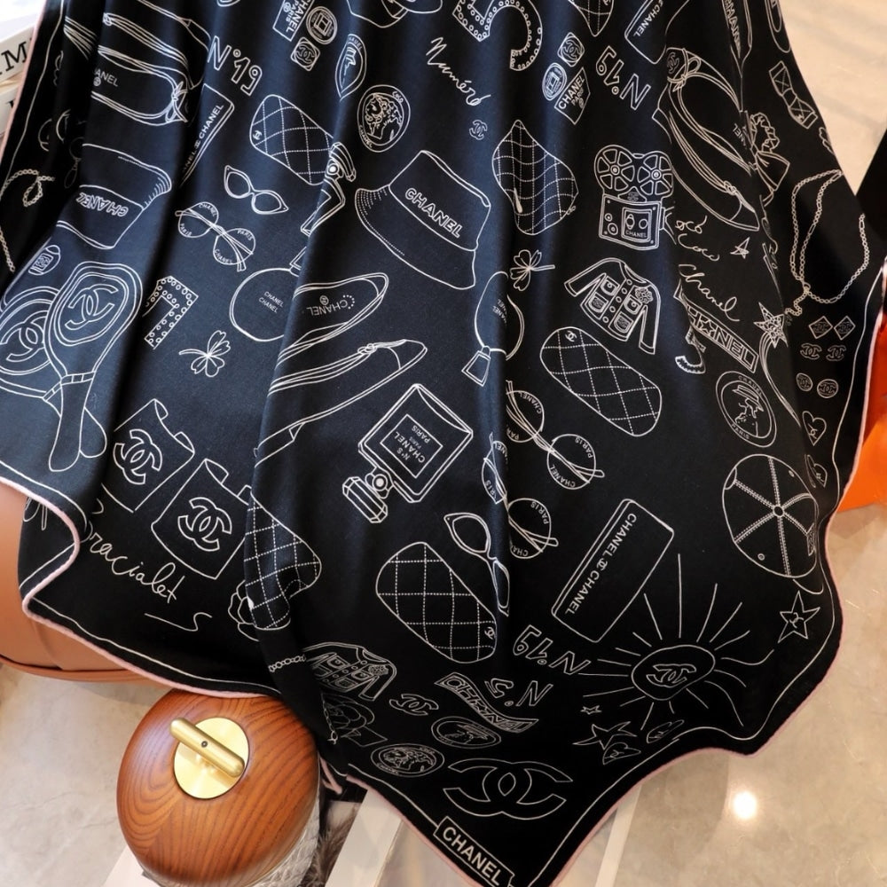 CC ARTISTIC ICONS SQUARE SCARF BLACK 90CM