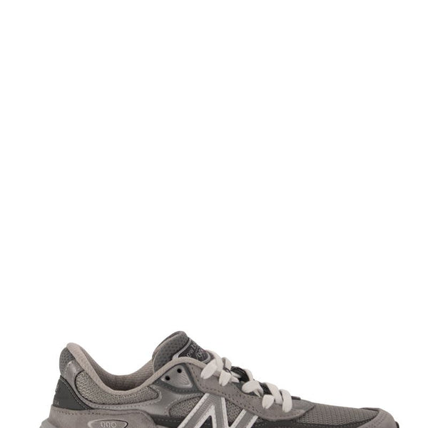 990 - SNEAKERS