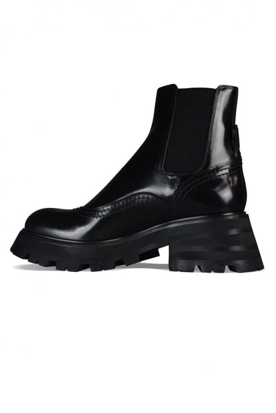 Alexander Mcqueen Women Wander Chelsea Boots