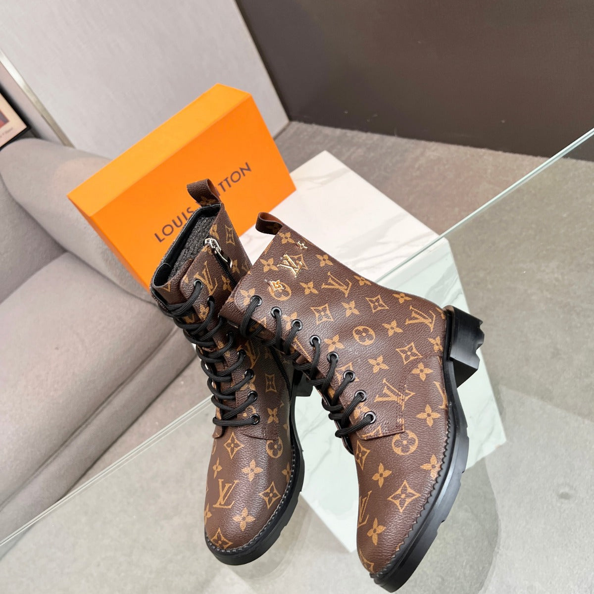 LV Women's Boots 202
