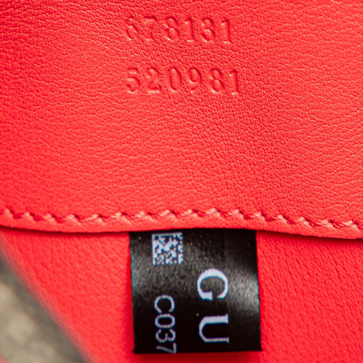 GUCCI GG Supreme Heart Love on Chain Crossbody Bag