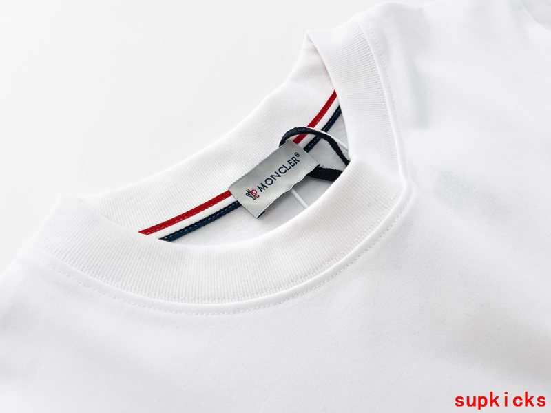 Moncler Luxury Cloth