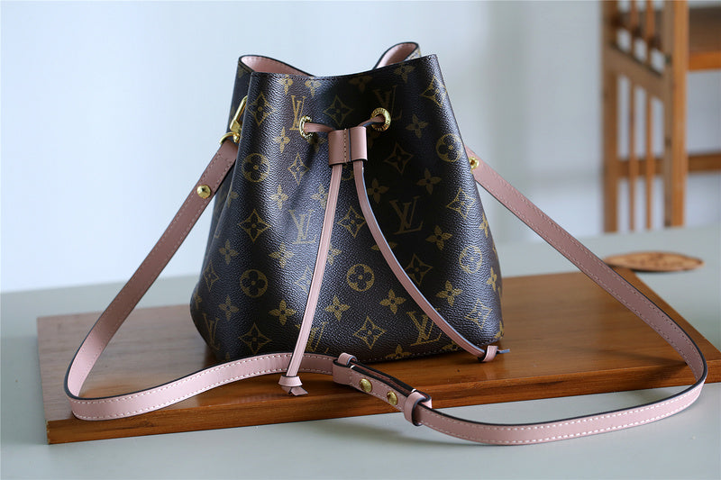 I W Fashion Lu-Vi bags - 8578
