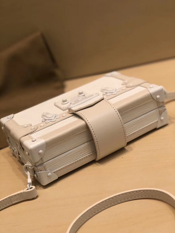 I W Fashion Lu-Vi bags - 17765