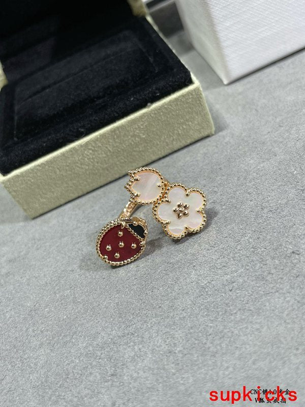 Van Cleef & Arples Jewelry