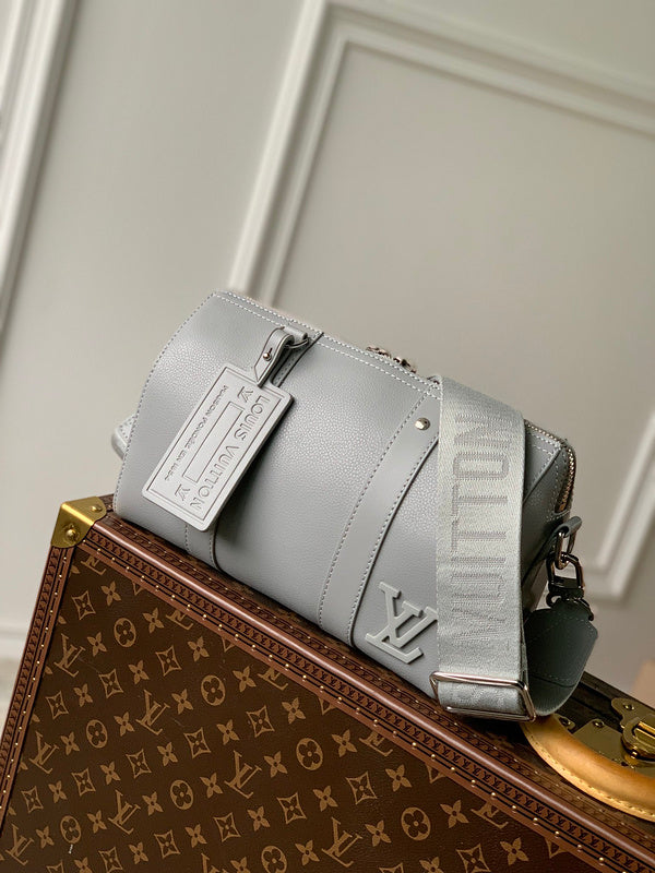 I W Fashion Lu-Vi bags - 17042