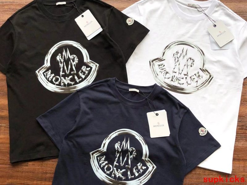 Moncler Luxury Cloth
